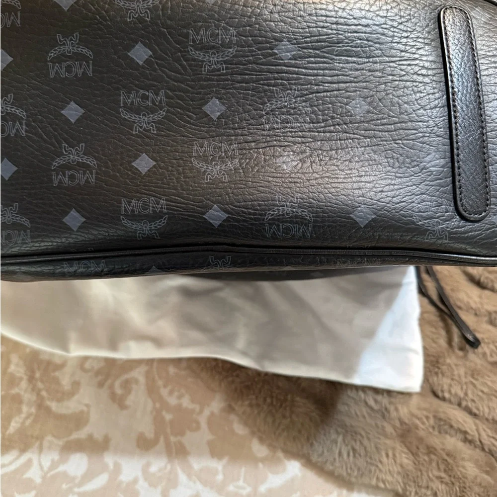 MCM Black Shoppers Tote - Picture 5 of 10